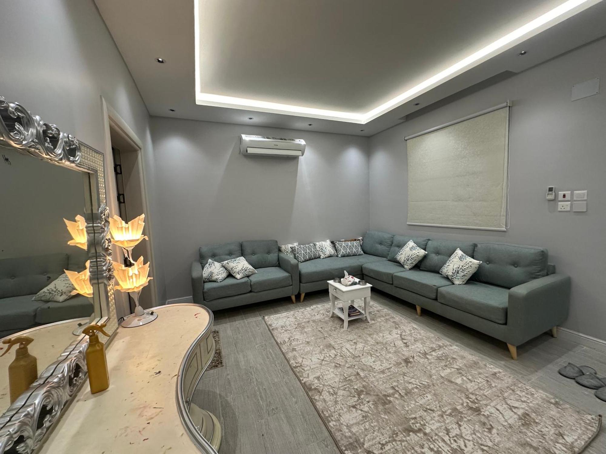 الحمراء الفاخرة 8 *